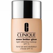 Maquillaje efecto luminoso Even Better Glow™ con FPS15 de Clinique 30 ...